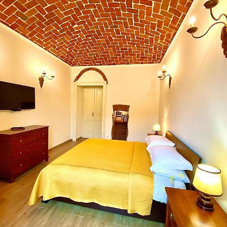 Exquisitely Renovated And Centrally Located Apartment With Free Parking Torino Dış mekan fotoğraf