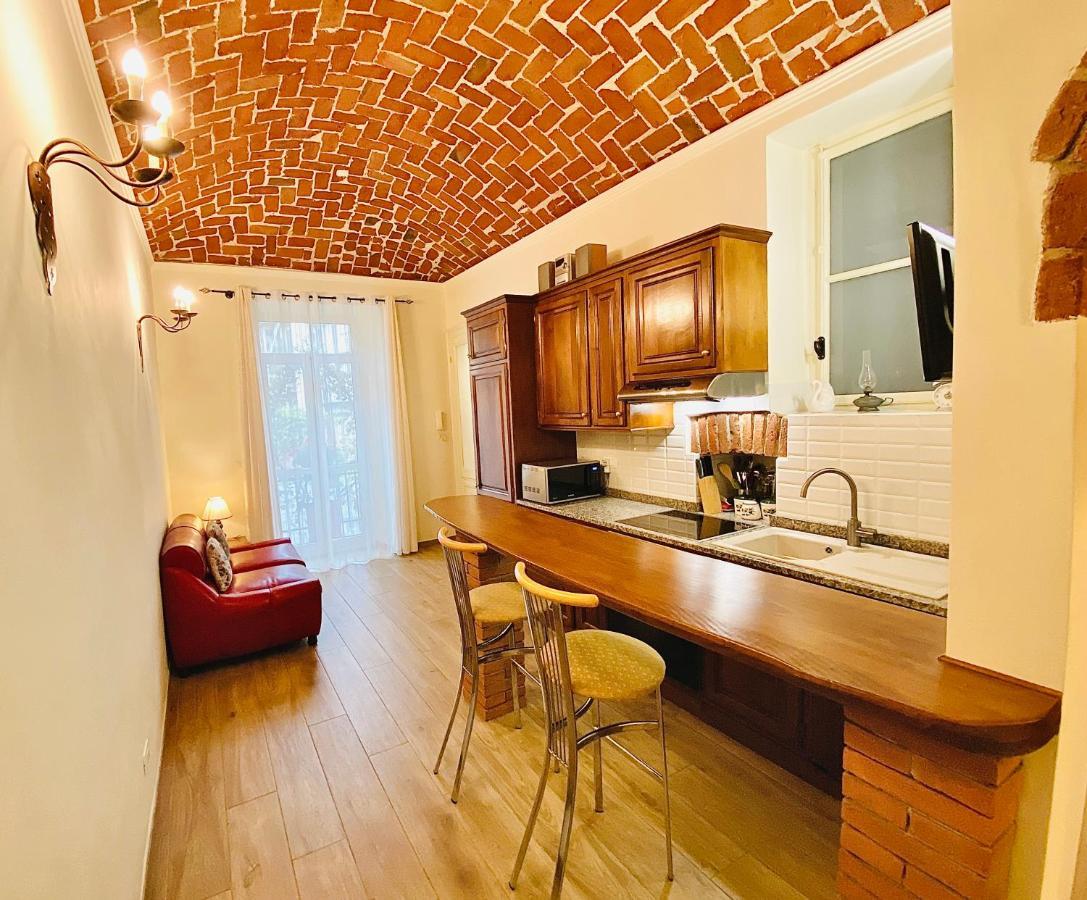 Exquisitely Renovated And Centrally Located Apartment With Free Parking Torino Dış mekan fotoğraf