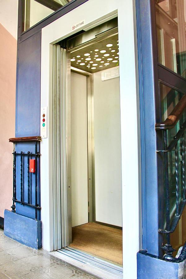Exquisitely Renovated And Centrally Located Apartment With Free Parking Torino Dış mekan fotoğraf