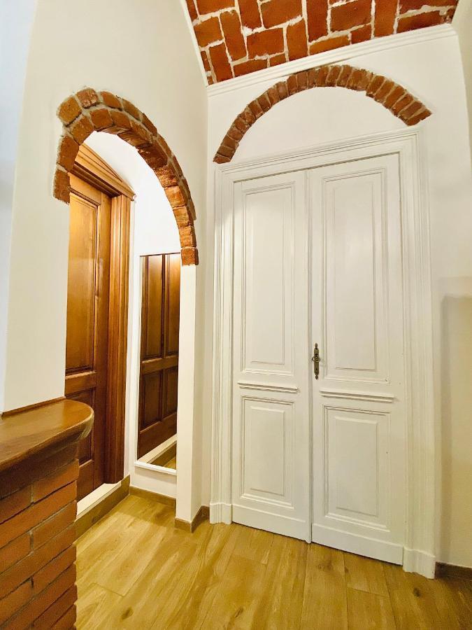 Exquisitely Renovated And Centrally Located Apartment With Free Parking Torino Dış mekan fotoğraf